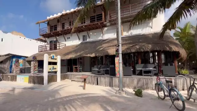 Los propietarios de los centros de hospedaje han tenido que crear un grupo de mensajería instantánea para alertarse de los números desde donde los amenazan