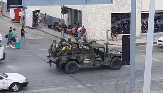 Uno de los turistas indicó que un hombre se le acercó en la Quinta Avenida y sin reparo, le ofreció drogas