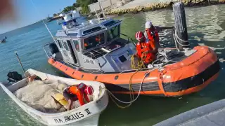 La lancha fue ubicada por personal de Vigilancia Marítima de la Semar, a 11 kilómetros del puerto de Ciudad del Carmen