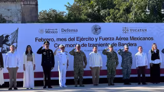 Encabeza Joaquín Díaz Mena ceremonia por el Mes del Ejército y la Fuerza Aérea en Mérida