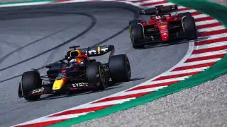 Sergio 'Checo' Pérez acabó debajo de Carlos Sainz y Charles Leclerc, pero su escudería ganó la Pole Position