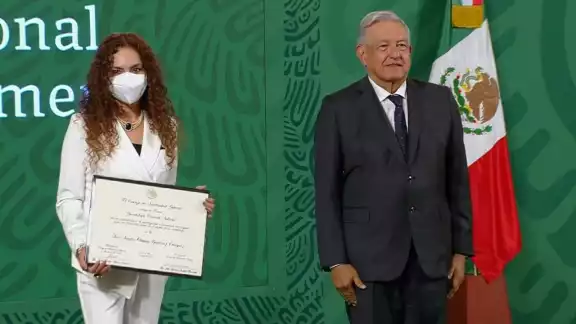 Día del Enfermera: Sandra Olimpia Enríquez recibió el reconocimiento al mérito a la enfermería "María Guadalupe Cerisola Salcido". Día del Enfermera: Sandra Olimpia Enríquez recibió el reconocimiento al mérito a la enfermería "María Guadalupe Cerisola Salcido".