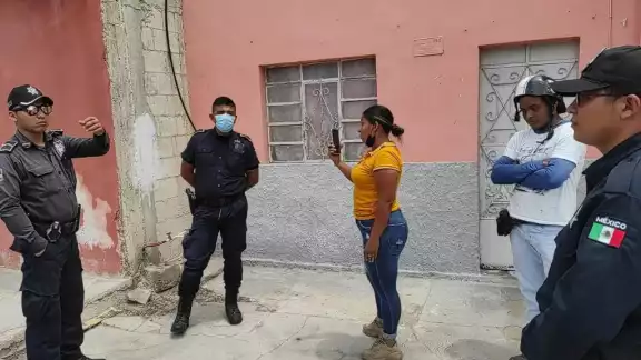 Habitantes de Progreso salieron en la defensa del hombre detenido por los policías Habitantes de Progreso salieron en la defensa del hombre detenido por los policías