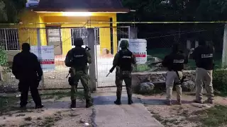 Decomisan drogas, armas, dinero y arrestan a un hombre en Carrillo Puerto