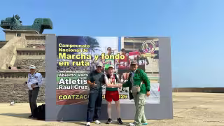 “Insistir, persistir y nunca desistir”: A sus 74 años, yucateco conquista el Campeonato Nacional de Marcha y Fondo en Ruta en Veracruz