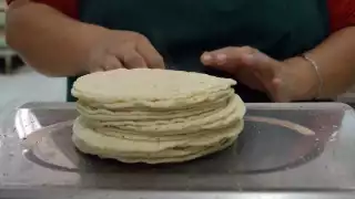 Alza en el precio de la tortilla causa que disminuya su compra en campeche