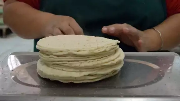 Todo el 2019 y 2020 no se había hecho ajuste, estaba entre 18 y 20 pesos, pero a partir de este año se dio el alza de la materia prima Todo el 2019 y 2020 no se había hecho ajuste, estaba entre 18 y 20 pesos, pero a partir de este año se dio el alza de la materia prima