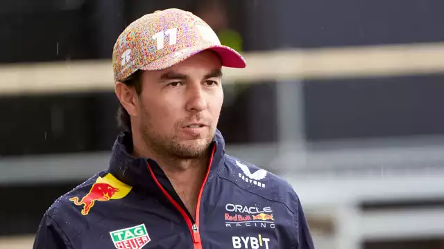 El piloto mexicano no ha tenido un buen desempeño en las clasificaciones.
