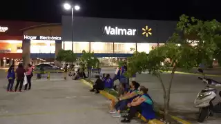 Evacuan a clientes por fuga de gas en supermercado de Cancún