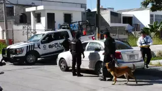 El hombre fue detenido luego de encontrarse en posesión de drogas al interior de su vehículo