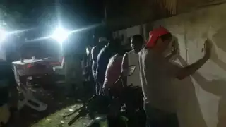 Los hombres fueron asegurados con una caja de alcohol