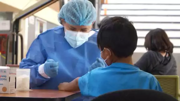 Las escuelas deben tener burbujas sanitarias o filtros en las entradas de los planteles y salones, indicó la SEQ Las escuelas deben tener burbujas sanitarias o filtros en las entradas de los planteles y salones, indicó la SEQ