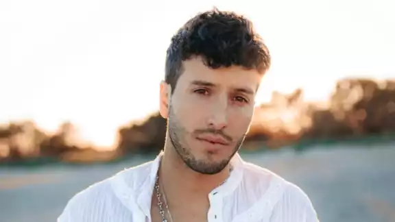Sebastián Yatra tiene su primer reconocimiento en la entrega del Premio lo Nuestro 2023 Sebastián Yatra tiene su primer reconocimiento en la entrega del Premio lo Nuestro 2023