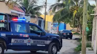 Atacan a balazos a policías en Isla Mujeres; un agente resulta herido de gravedad