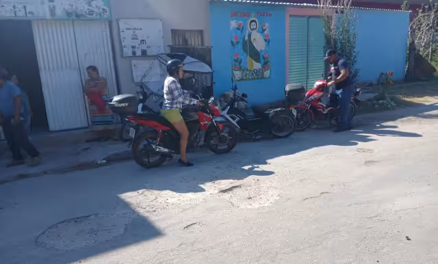 Vecinos de la colonia Morelos denuncian el abandono de calles y servicios públicos.