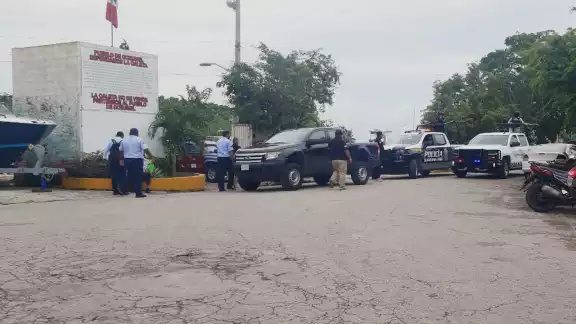 En el operativo también se inspeccionaron al personal de las embarcaciones que prestan el servicio de tours en Cozumel En el operativo también se inspeccionaron al personal de las embarcaciones que prestan el servicio de tours en Cozumel