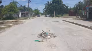 Colonos de Escárcega denuncian falta de atención de Obras Públicas