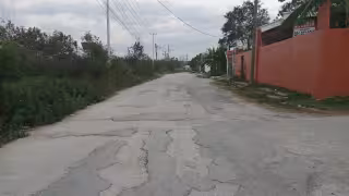 Escárcega: Vecinos denuncian abandono de la calle 35 en Fertimex