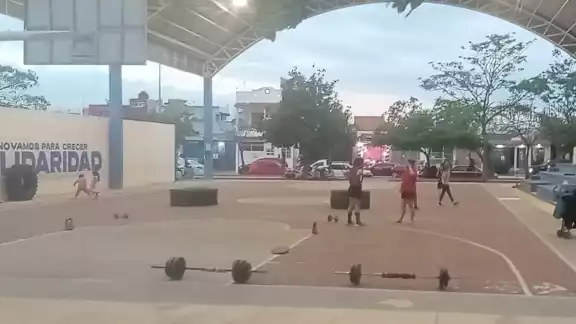 Acusan al entrenador de usar el parque como gimnasio privado Acusan al entrenador de usar el parque como gimnasio privado