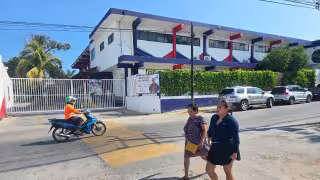 Campeche: Investigan a estudiante del Instituto Mendoza por exhibir réplica de arma de fuego