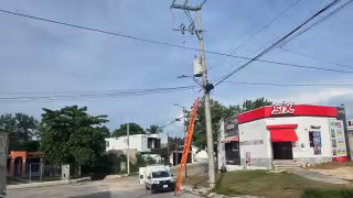 Apagones en Campeche golpean a 350 familias de Vista Hermosa; reportan aparatos dañados