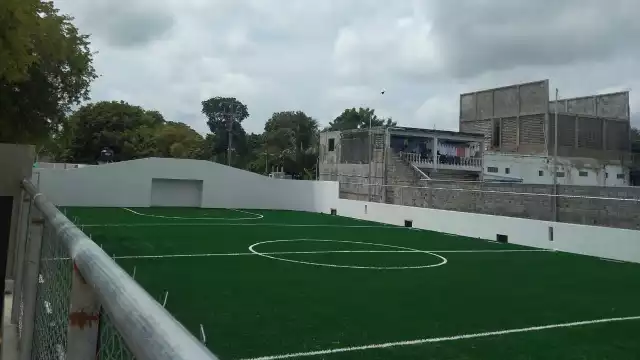 Las autoridades tienen que insistir para que terminen la obra, ya que es una obra de alrededor de cinco millones de pesos