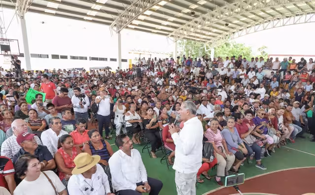 Adán Augusto López realizó una Asamblea Informativa en Valladolid, Yucatán