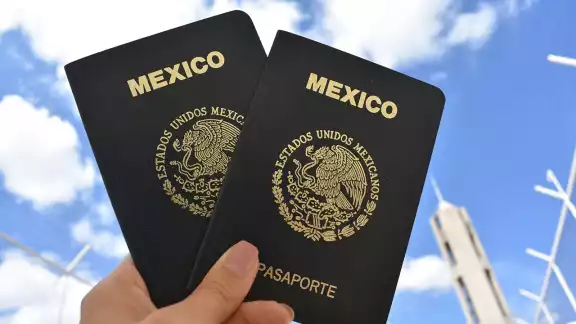 Los pasaportes se producían y enviaban desde la Ciudad de México, pero con la nueva disposición se podrán imprimir en las embajadas