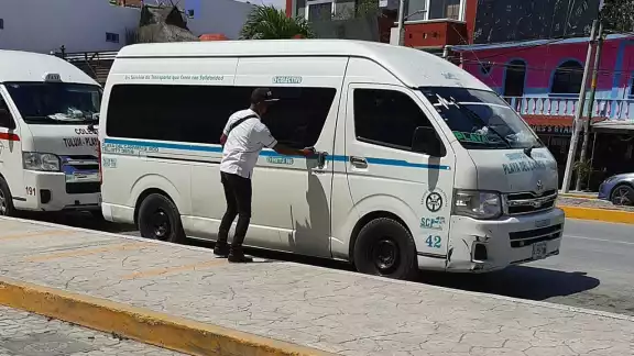 El trasporte público, debe de ir al 60 por ciento de su capacidad durante el Semáforo Amarillo El trasporte público, debe de ir al 60 por ciento de su capacidad durante el Semáforo Amarillo