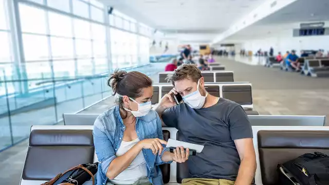 También tendrán que aplicarse la prueba los estadounidenses que regresen del extranjero