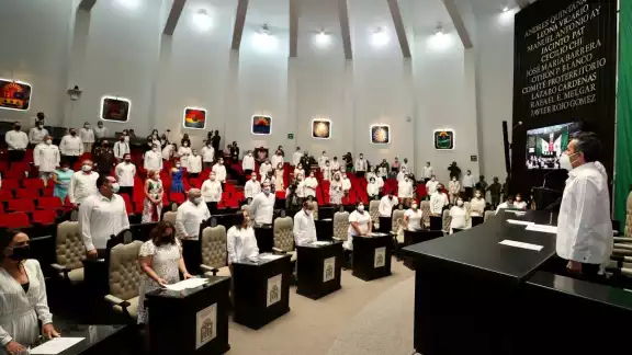 El exdiputado local acusa a los legisladores actuales del Congreso del Estado de ser 'cómplices' del endeudamiento en Q.Roo