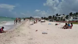 La temporada vacional ha ayudado a los comerciantes y prestadores de servicios para reactivar la económia del estado