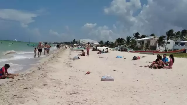 La temporada vacional ha ayudado a los comerciantes y prestadores de servicios para reactivar la económia del estado