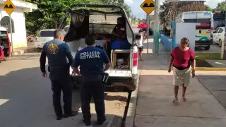 Testigos pidieron el apoyo de los paramédicos para que lo  trasladaran al hospital, porque se había desmayado