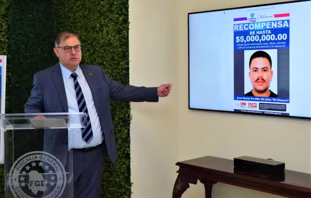 Fiscalía General del Estado de Chihuahua presenta al culpable del asesinato de los sacerdotes jesuitas