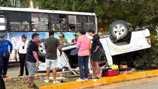Fuertes lluvias provocan inundaciones y accidentes viales en Cancún