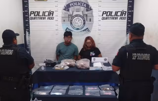 Los jóvenes tenían más de 100 dosis de drogas y cartuchos útiles