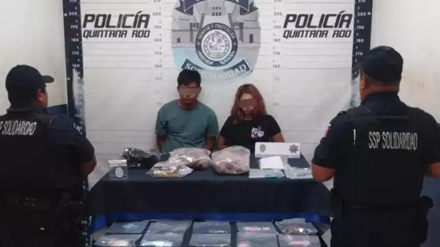 Los jóvenes tenían más de 100 dosis de drogas y cartuchos útiles