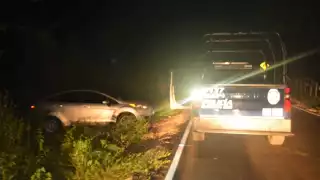 Hallan cadáver de un productor a la orilla de la carretera José María Morelos- La Esperanza