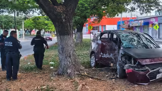 Automovilista se fractura tras chocar contra un árbol en Concordia, Campeche