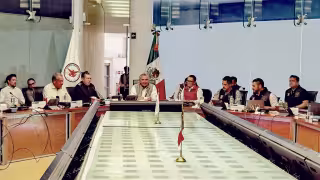 Los titulares de la Segob y de la SSPC al frente del equipo que monitoreó las elecciones. Foto: @SEGOB_mx