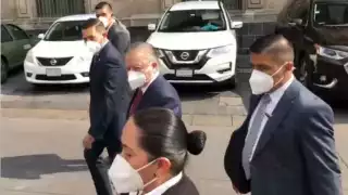 Arturo Zaldívar fue captado saliendo de Palacio Nacional ayer jueves por la tarde