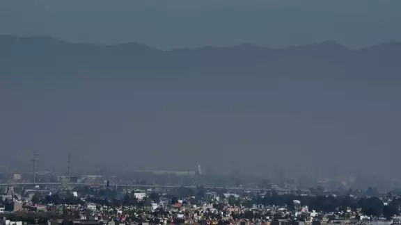 Esto, debido a que en el día el viento fue favoreciendo la dispersión de las partículas durante en esta noche. Esto, debido a que en el día el viento fue favoreciendo la dispersión de las partículas durante en esta noche.