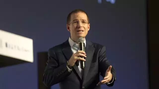 Los delitos de los que se acusa a Ricardo Anaya son operaciones con recursos de procedencia ilícita, cohecho y asociación delictuosa