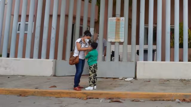 “Las niñas y niños aprenden más cuando el maestro les explica la tarea y las ecuaciones, por ello, el retorno a clases se debe efectuar "