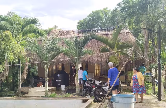 El incendió causó pérdidas materiales en la palapa