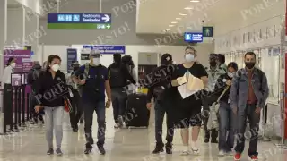 El hombre era custodiado por agentes de la Guardia Nacional y de la Interpol