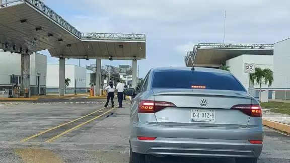 La fila para el acceso a la Zona Libre de Belice se hizo desde la mañana La fila para el acceso a la Zona Libre de Belice se hizo desde la mañana