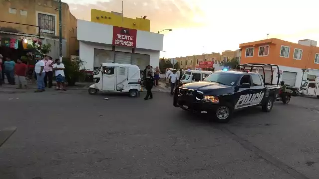 Hasta ese lugar llegaron elementos de Seguridad Pública a bordo de dos patrullas