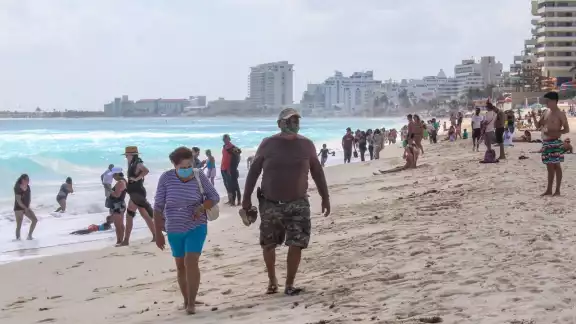 La pandemia por COVID-19 no detiene a turistas de venir a Cancún La pandemia por COVID-19 no detiene a turistas de venir a Cancún